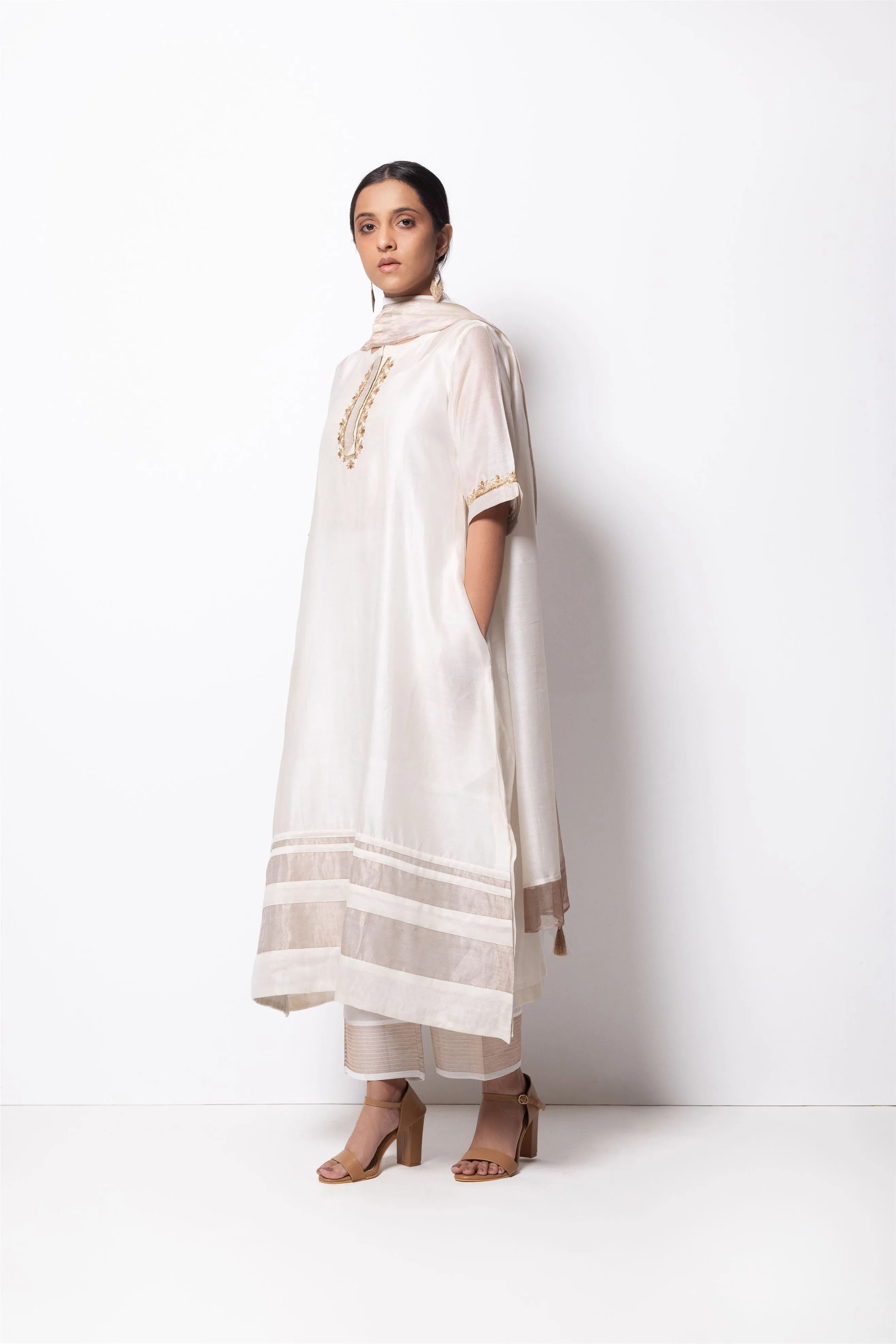 Bhavik Shah   I New Jersey   Kurta Full Set - Kurta, Stole, Pants, With Slip Kurta - Handwoven Chanderi Silk, Stole - Chanderi & Zari, Pants - Cotton Silk OFF WHITE CH-SK-OW-23