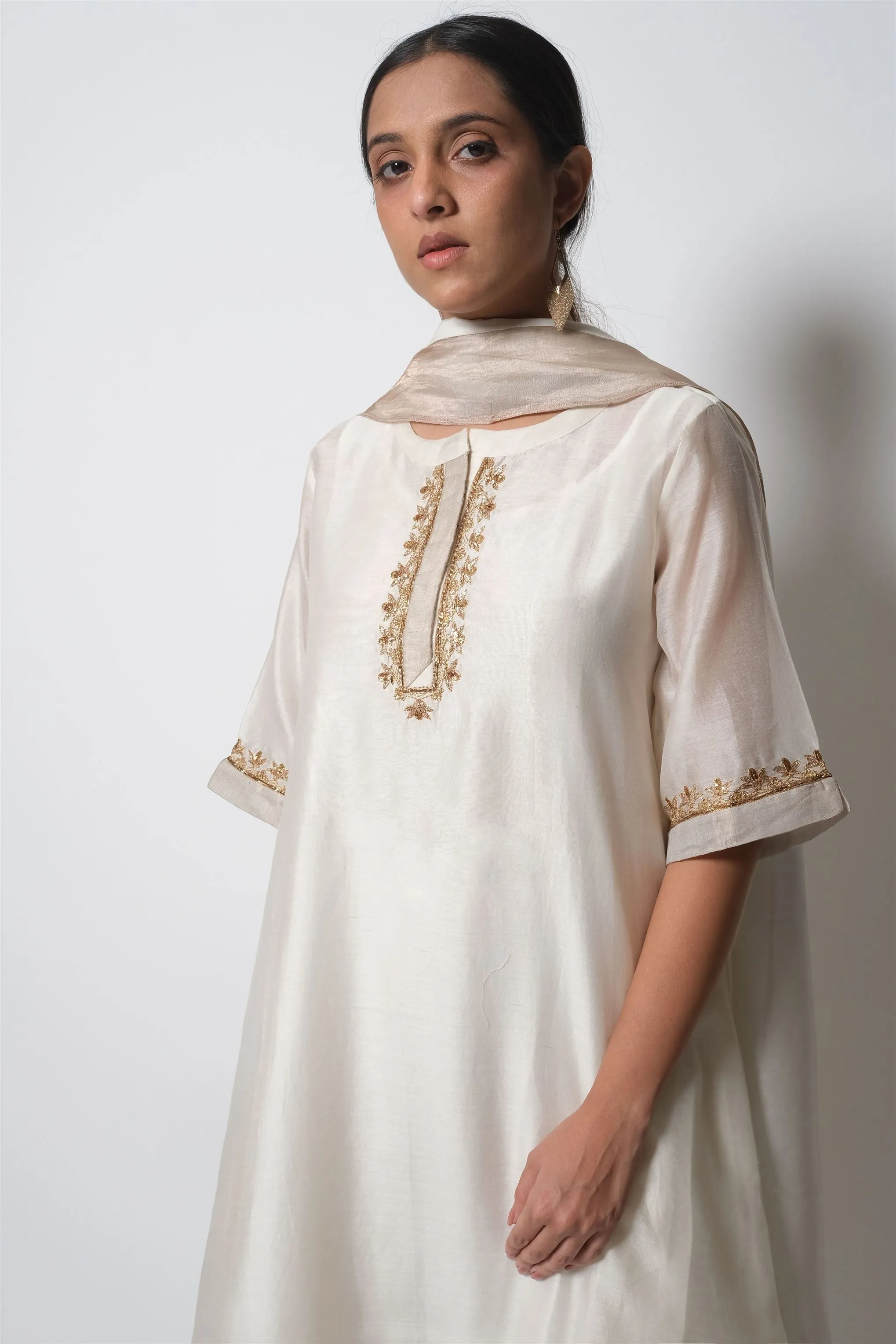 Bhavik Shah   I New Jersey   Kurta Full Set - Kurta, Stole, Pants, With Slip Kurta - Handwoven Chanderi Silk, Stole - Chanderi & Zari, Pants - Cotton Silk OFF WHITE CH-SK-OW-23